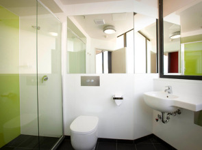 Space Hotel - Hostel