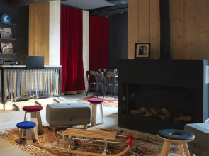 Mob Hotel Paris les Puces