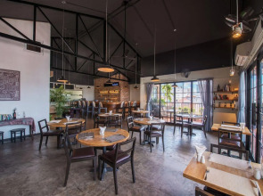 The Alcove Library Hotel