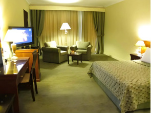 Grand Pyramids Hotel