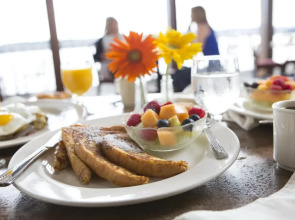 Holiday Inn Portland - Columbia Riverfront by IHG