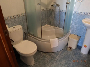 Lazurniy Guest House