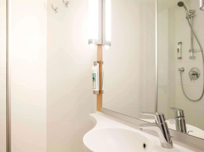 Отель ibis Barcelona Pza Glories 22