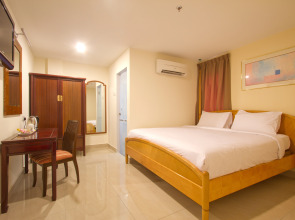 Lotus Hotel Masjid India