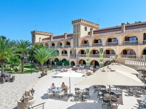 Le Chateau Lambousa Hotel
