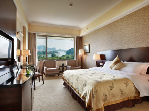 Guilin Lijiang Waterfall Hotel