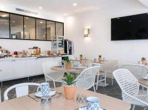 The Deck Hotel by HappyCulture