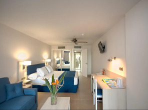 Playavera Hotel - Naturist Friendly