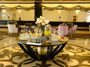 Lake & River Side Hotel & Spa