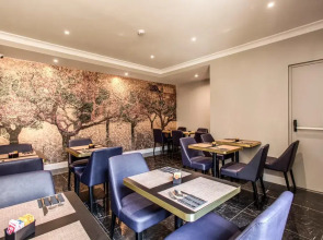 Отель 55 Fifty-Five