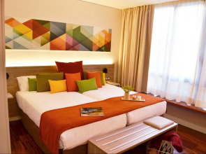 Отель Escuela Santa Cruz