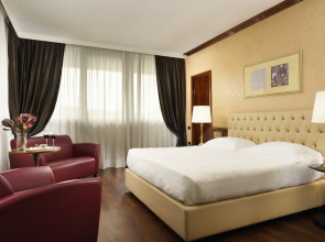 Отель UNAHOTELS Scandinavia Milano