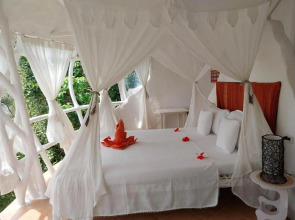 Al Faro Cosmio Hotel