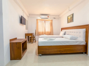 Metro Port City Hotel