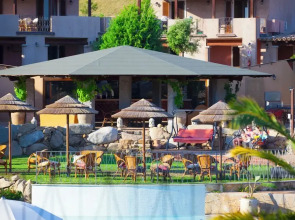 Residence with pool in Campulongu