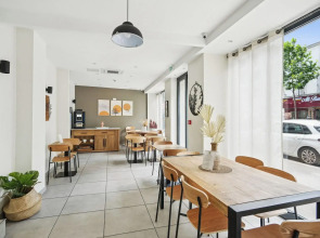 Hotel Le National Clichy Paris