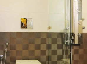 Hotel The Pearl - Newly Renovated in City Centre