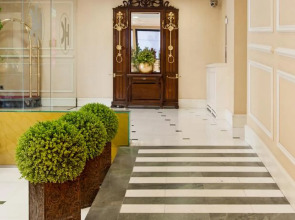 Catalonia Las Cortes Hotel