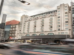 Broadway Hotel & Suites
