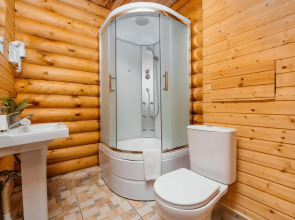 House Izbushka (Zhiloj dom)