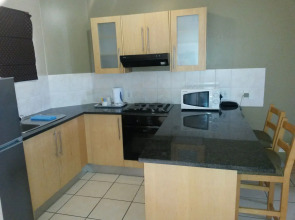 Airport Inn and Suites