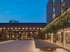 Отель Hilton Lake Como