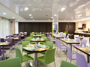 Holiday Inn Express Paris-Canal de la Villette by IHG