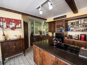 Admiral Peary Inn Bed & Breakfast