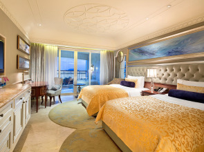 Отель Crowne Plaza Resort Sanya Bay