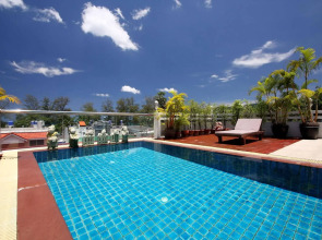 Отель Rayaburi Hotel Patong