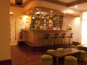 Hotel Rainha D. Amelia, Arts & Leisure