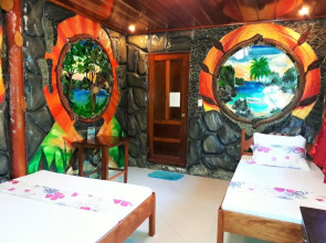 Ausan Beach Front Cottage and Restaurant