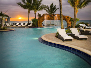 Trump International Beach Resort