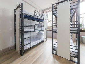 PubLove @ The Green Man - Hostel