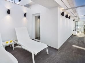 Catalonia Giralda Hotel