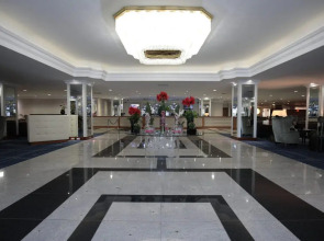 Renaissance London Heathrow Hotel