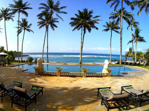 Отель Candi Beach Resort and Spa