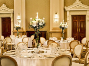 The College Green Hotel Dublin, Autograph Collection