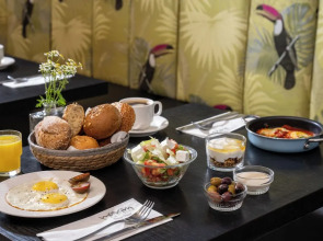 Maxim Hotel Tel Aviv Adults Only (Отель для взрослых)