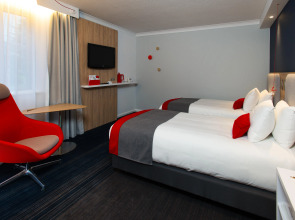 Holiday Inn Express London Luton Airport by IHG
