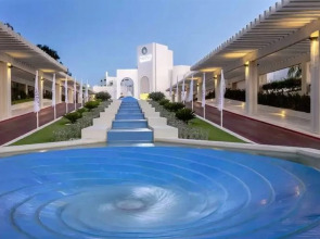 Seven Seas Hotel Blue