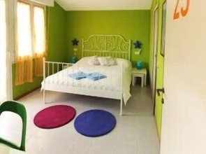 Sunflower Beach Backpacker Hostel