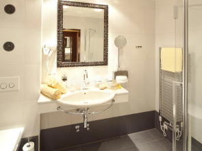 Hotel Goldener Adler, BW Signature Collection