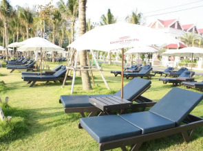 Курортный отель Grand Pacific Sovereign Resort & Spa