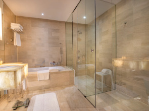 Traders Hotel Kuala Lumpur