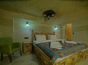 Zeus Cave Suites
