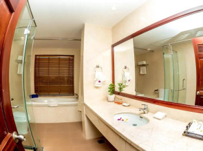 Sunny Beach Resort and Spa