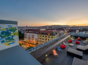 Dean’s Home Budapest