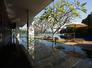 Baiyun Lakeside Hotel