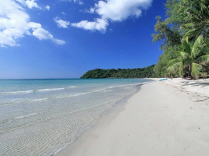 High Season Pool Villa & Spa